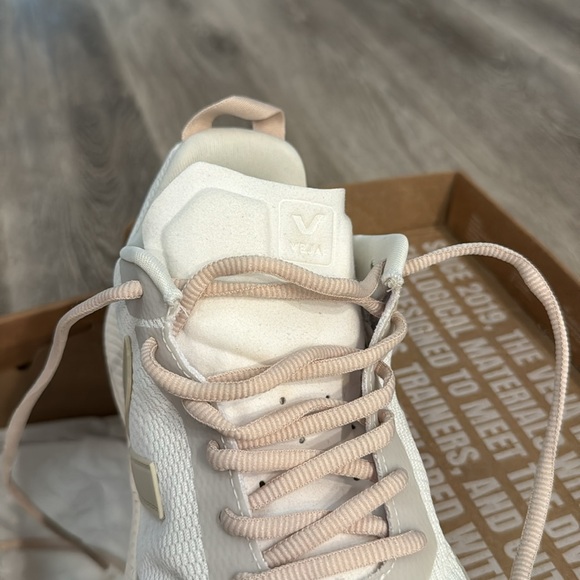 Veja Mens Impala running sneakers trainers white Eggshell sz 40 US 9 - Picture 8 of 11